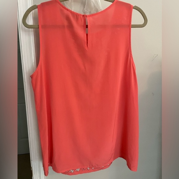 Cynthia Rowley M 100% silk Eyelet top Rich Coral EUC back key hole hook closure - Picture 4 of 9